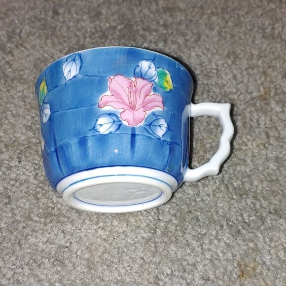 Vintage Cup and Saucer blue with floral print - Picture 6 of 8